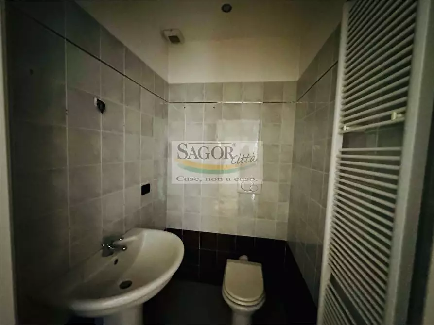 Immagine 10 di Ufficio in affitto  in Piazza Barbieri 2 a Pinerolo