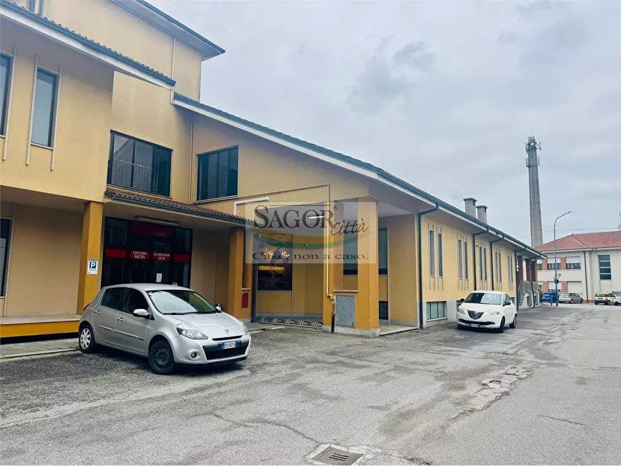 Immagine 2 di Negozio in affitto  in via Torino 28 a Vigone