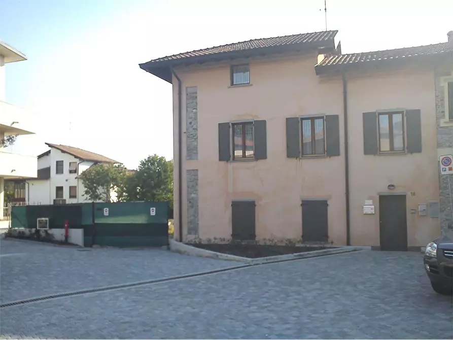 Immagine 9 di Ufficio in affitto  in via Roma  13 a Vergiate