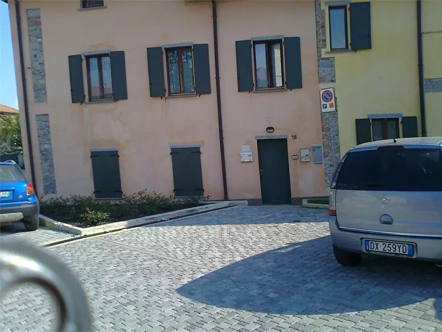 Immagine 4 di Ufficio in affitto  in via Roma  13 a Vergiate