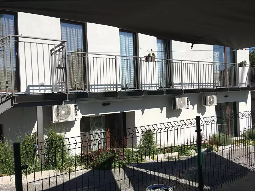 Immagine 14 di Bilocale in affitto  in via verdi a Golasecca