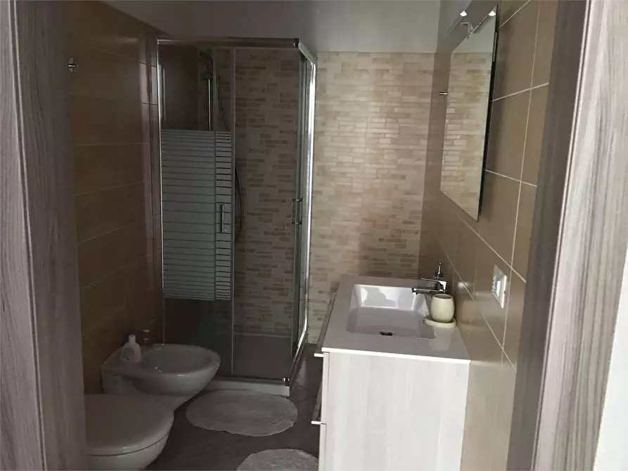 Immagine 16 di Bilocale in affitto  in via verdi a Golasecca