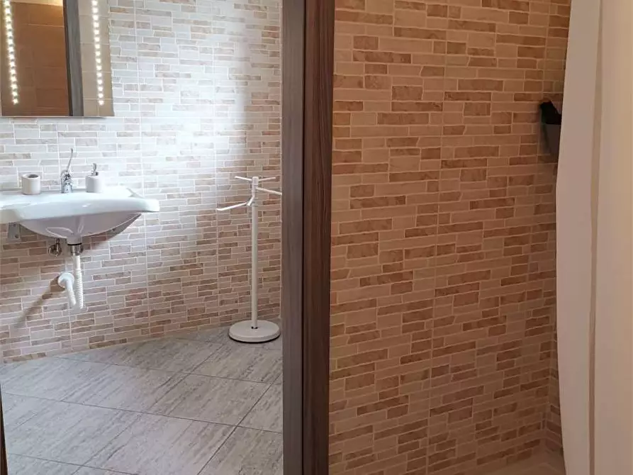 Immagine 22 di Bilocale in affitto  in via verdi a Golasecca