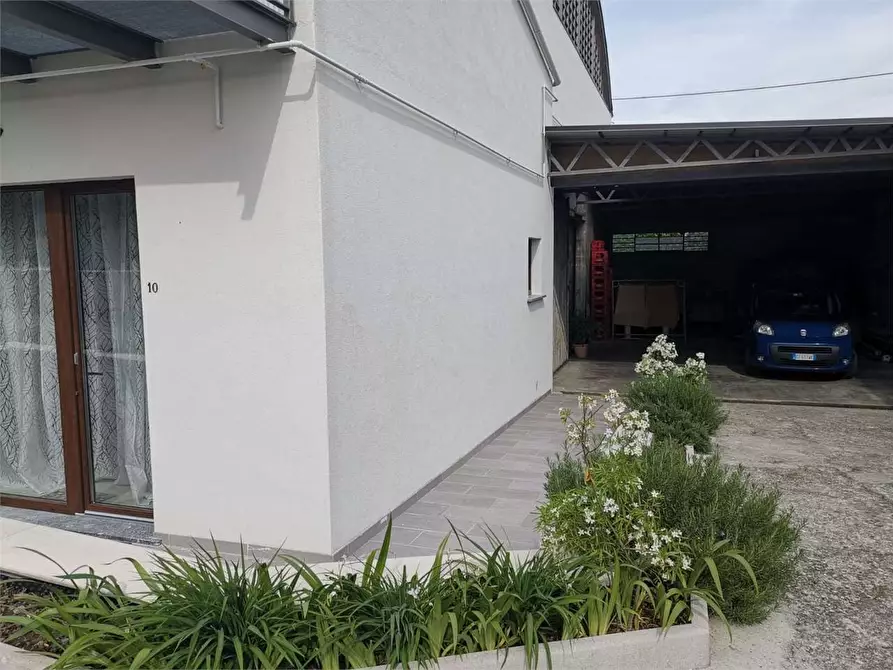 Immagine 26 di Bilocale in affitto  in via verdi a Golasecca