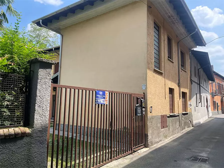 Immagine 1 di Casa bifamiliare in vendita  in Via PIAZZA SAN MICHELE a Golasecca