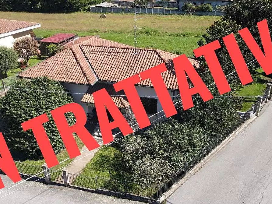 Immagine 1 di Villa in vendita  in Via Neruda a Arsago Seprio