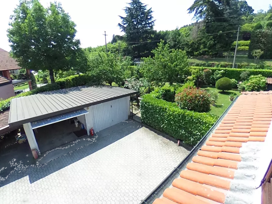 Immagine 8 di Porzione di villa in vendita  in Via Uponne a Ranco