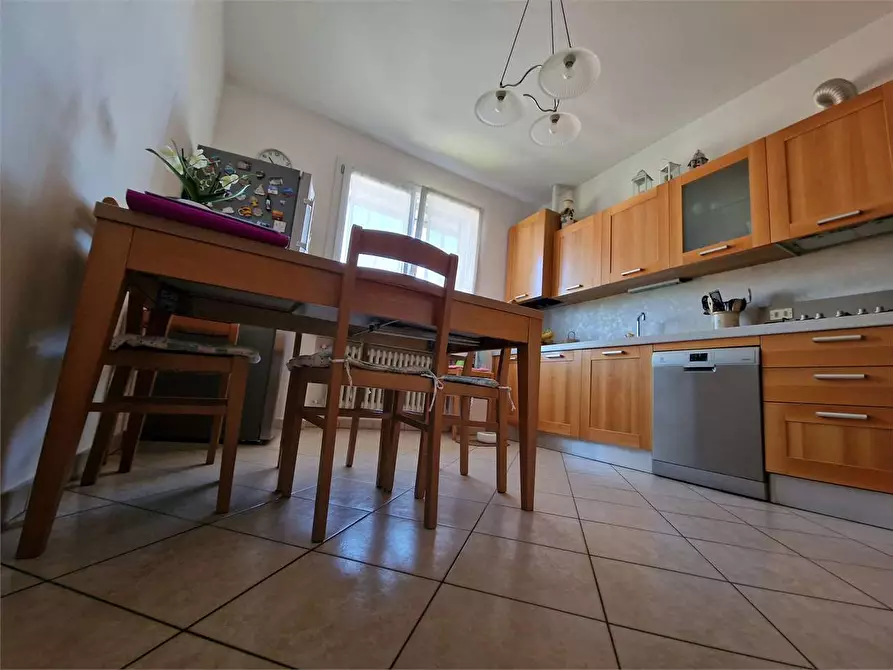 Immagine 25 di Villa in vendita  in via Gradisca a Buguggiate