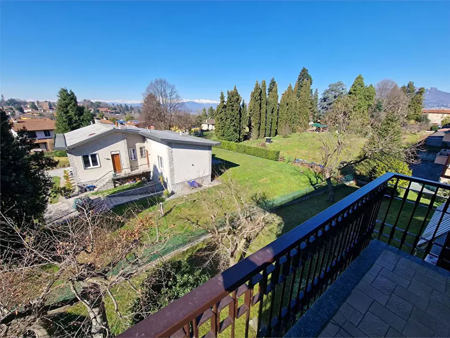 Immagine 35 di Villa in vendita  in via Gradisca a Buguggiate