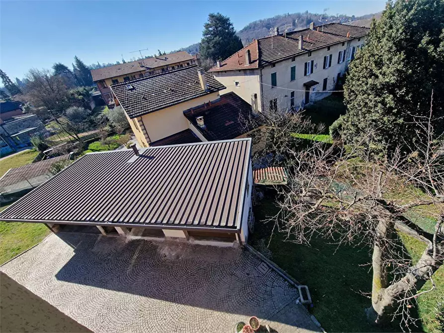 Immagine 36 di Villa in vendita  in via Gradisca a Buguggiate