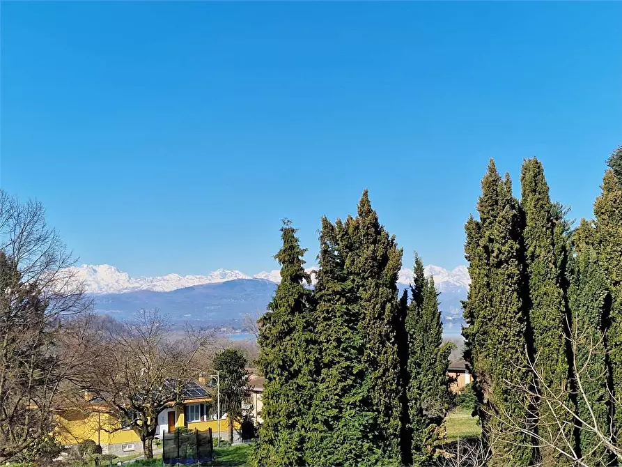 Immagine 43 di Villa in vendita  in via Gradisca a Buguggiate