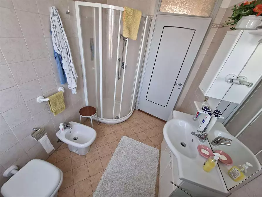 Immagine 32 di Villa in vendita  in via Gradisca a Buguggiate