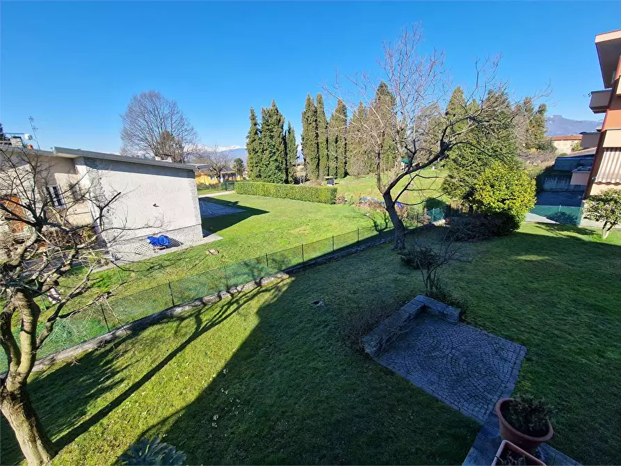 Immagine 3 di Villa in vendita  in via Gradisca a Buguggiate