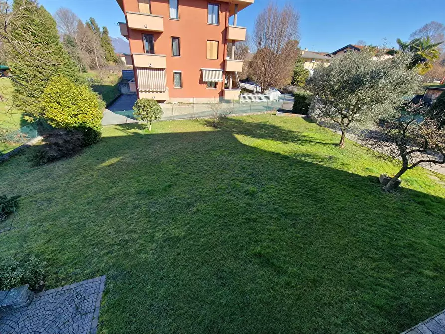 Immagine 47 di Villa in vendita  in via Gradisca a Buguggiate