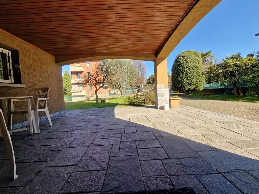 Immagine 1 di Villa in vendita  in via Gradisca a Buguggiate