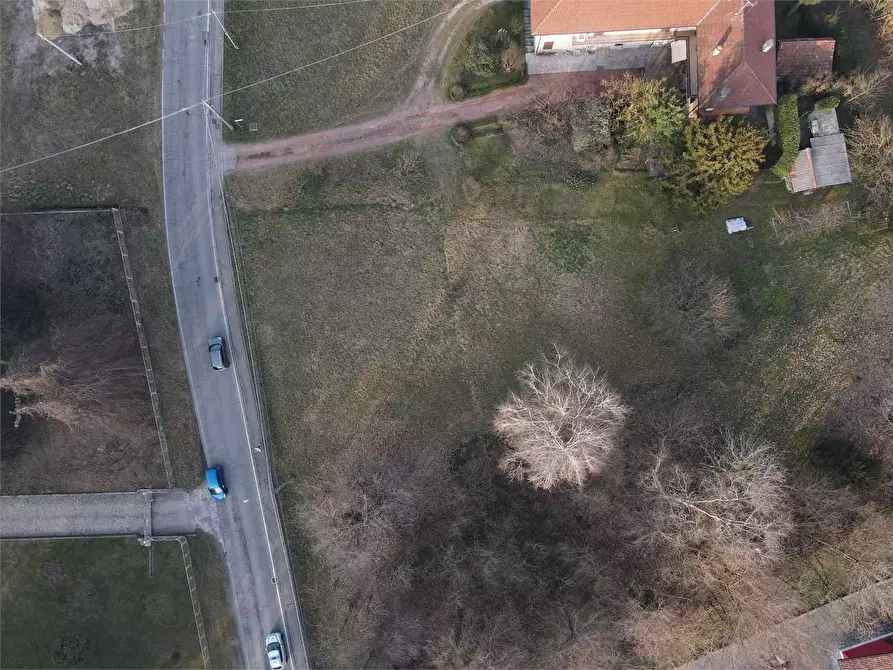 Immagine 3 di Terreno edificabile in vendita  a Ternate