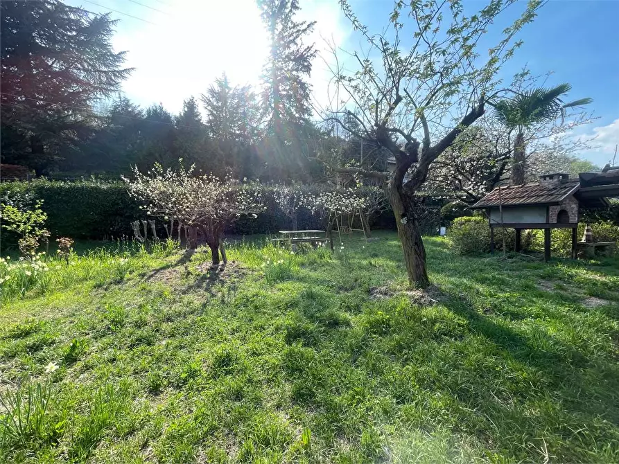 Immagine 4 di Porzione di villa in vendita  in Via Uponne a Ranco