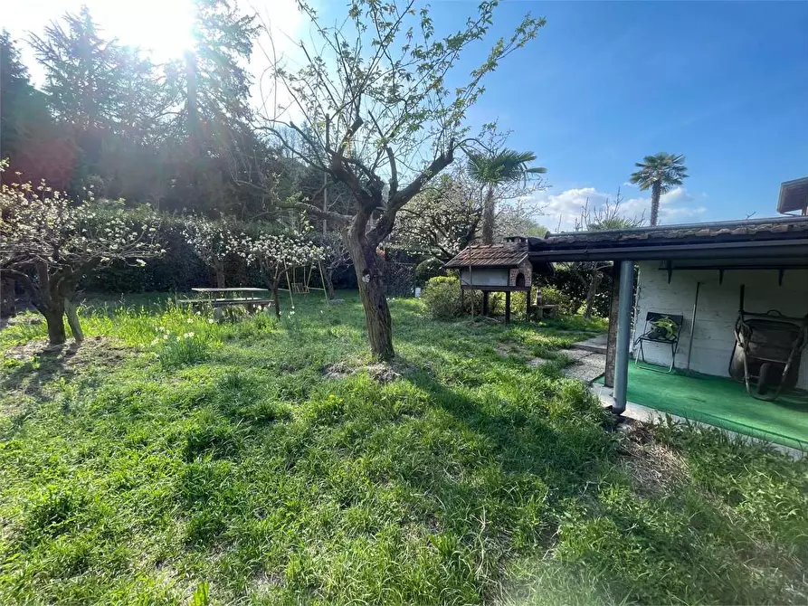 Immagine 7 di Porzione di villa in vendita  in Via Uponne a Ranco