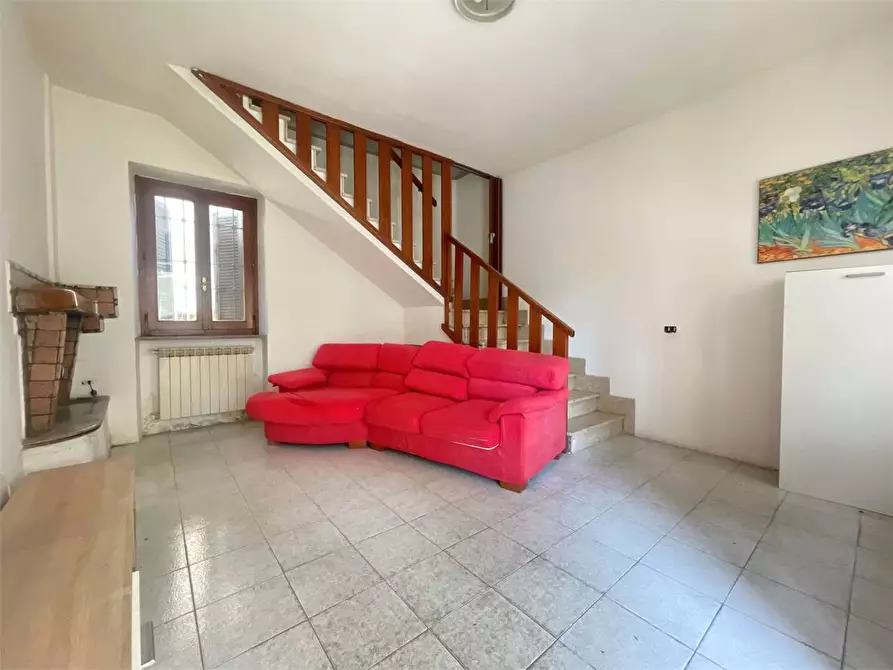 Immagine 1 di Porzione di casa in vendita  in via Verbano  26 a Casorate Sempione