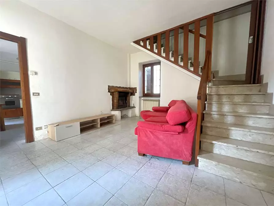 Immagine 3 di Porzione di casa in vendita  in via Verbano  26 a Casorate Sempione