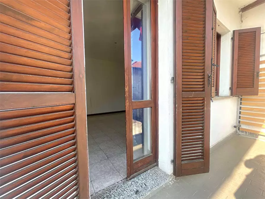 Immagine 19 di Porzione di casa in vendita  in via Verbano  26 a Casorate Sempione