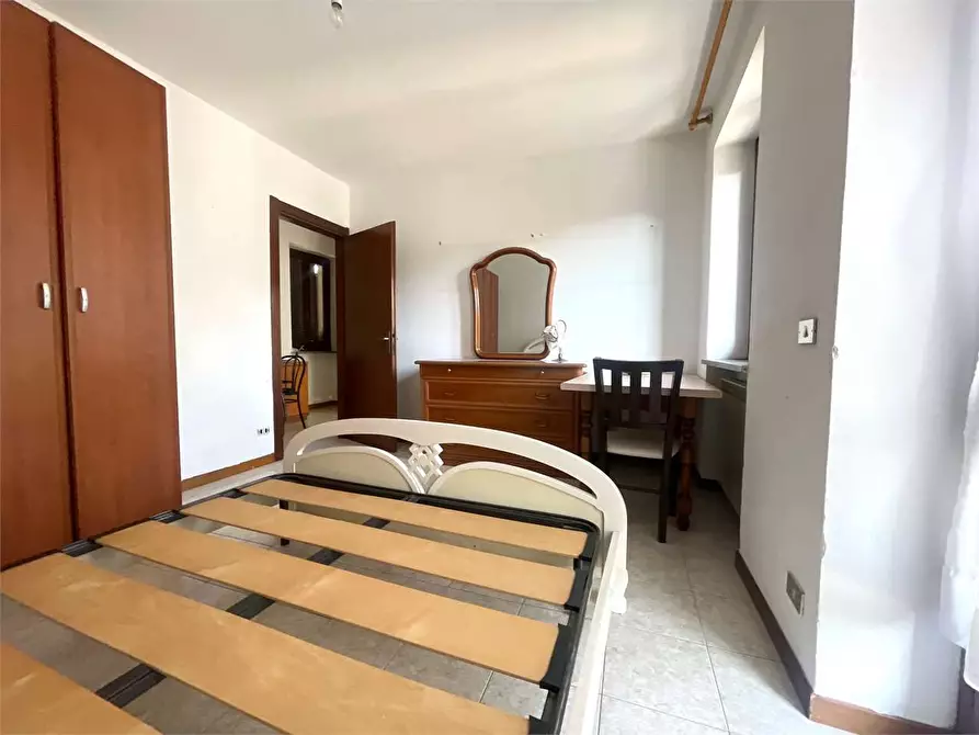 Immagine 13 di Porzione di casa in vendita  in via Verbano  26 a Casorate Sempione