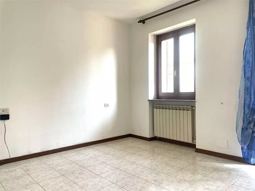 Immagine 17 di Porzione di casa in vendita  in via Verbano  26 a Casorate Sempione