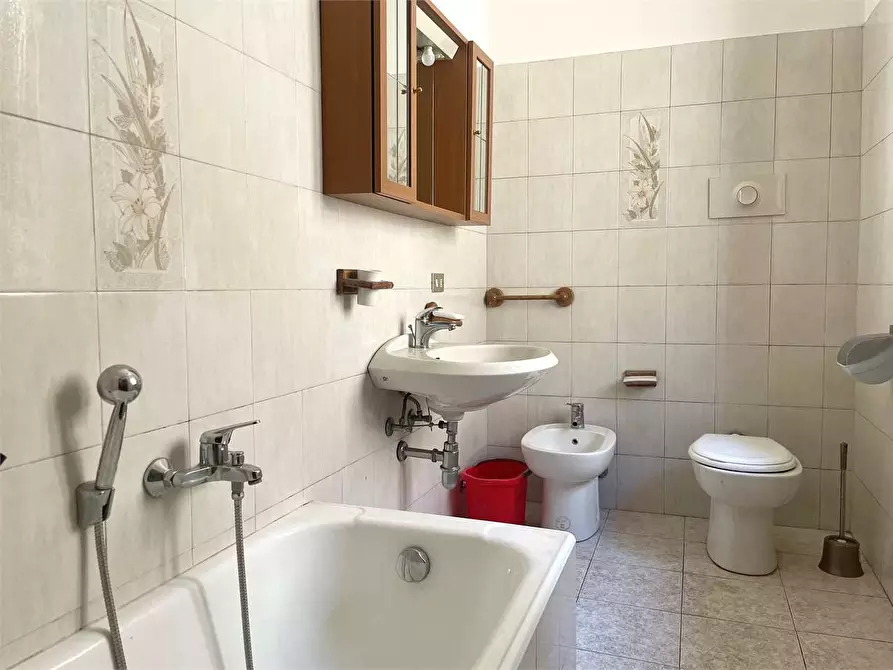 Immagine 20 di Porzione di casa in vendita  in via Verbano  26 a Casorate Sempione