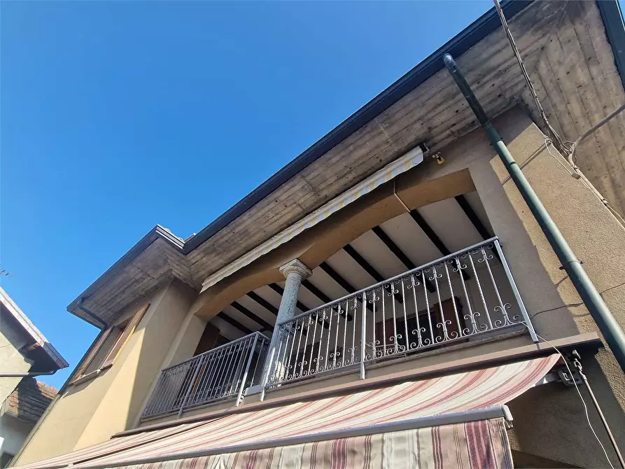 Immagine 19 di Casa bifamiliare in vendita  in via 25 Aprile a Travedona-Monate