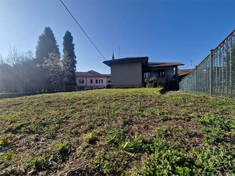 Immagine 1 di Casa bifamiliare in vendita  in via 25 Aprile a Travedona-Monate