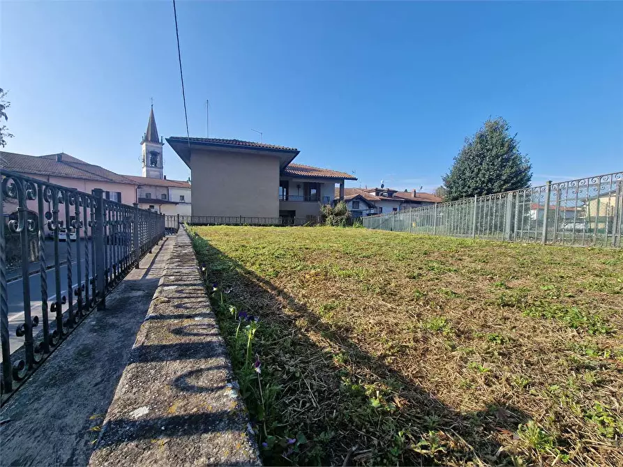 Immagine 5 di Casa bifamiliare in vendita  in via 25 Aprile a Travedona-Monate