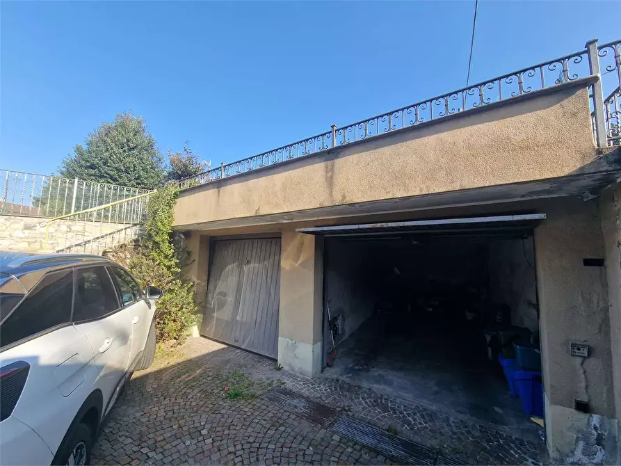 Immagine 24 di Casa bifamiliare in vendita  in via 25 Aprile a Travedona-Monate