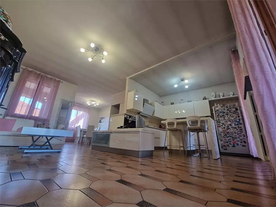 Immagine 34 di Casa bifamiliare in vendita  in via 25 Aprile a Travedona-Monate