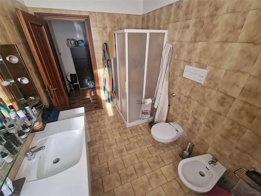 Immagine 40 di Casa bifamiliare in vendita  in via 25 Aprile a Travedona-Monate