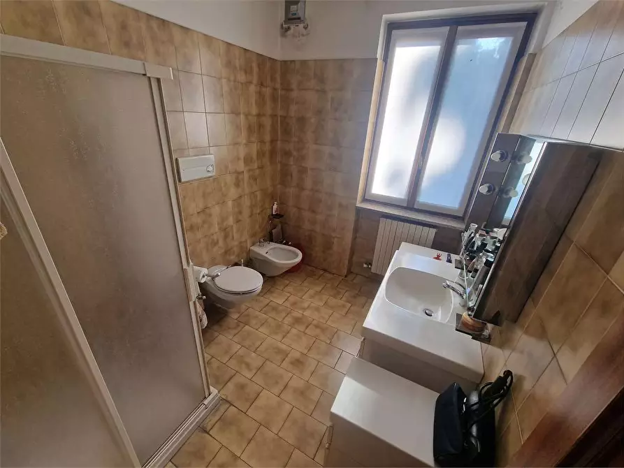 Immagine 41 di Casa bifamiliare in vendita  in via 25 Aprile a Travedona-Monate