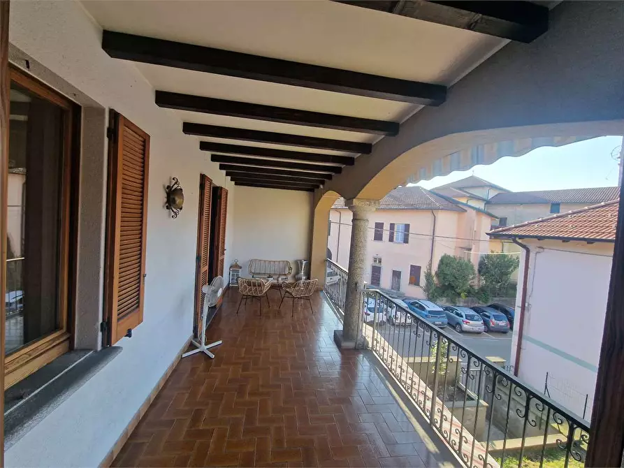 Immagine 3 di Casa bifamiliare in vendita  in via 25 Aprile a Travedona-Monate