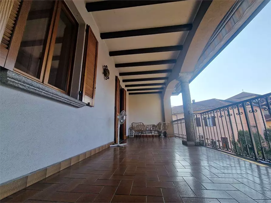 Immagine 6 di Casa bifamiliare in vendita  in via 25 Aprile a Travedona-Monate