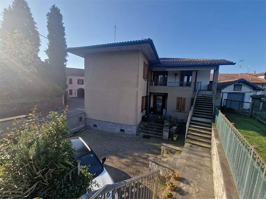 Immagine 49 di Casa bifamiliare in vendita  in via 25 Aprile a Travedona-Monate