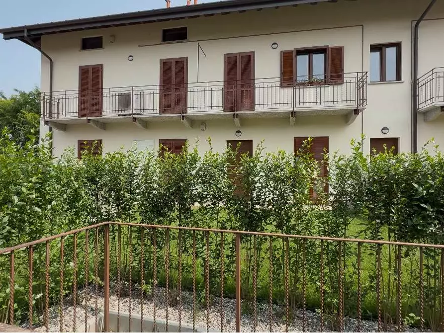 Immagine 2 di Appartamento in vendita  in via Sant' Agnese a Vergiate