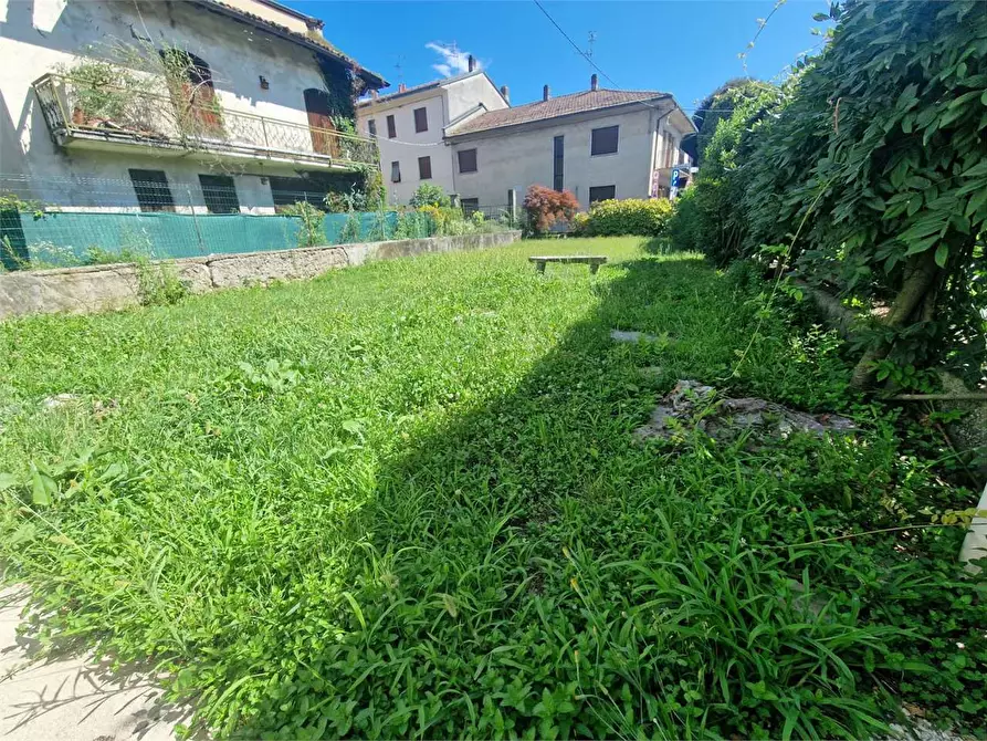 Immagine 25 di Porzione di casa in vendita  in Via Aldo Moro a Travedona-Monate
