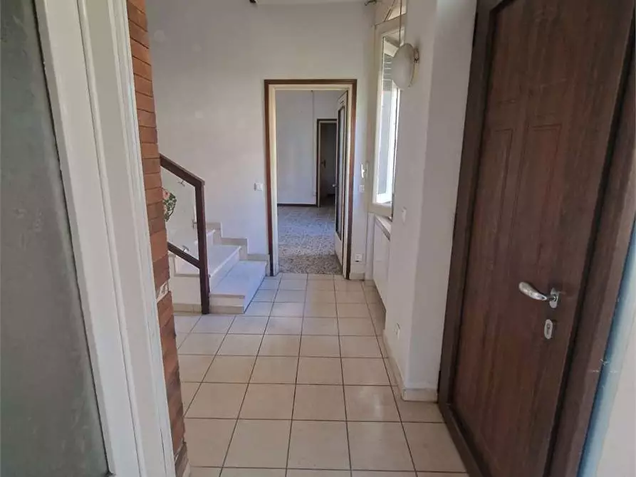 Immagine 7 di Porzione di casa in vendita  in Via Aldo Moro a Travedona-Monate
