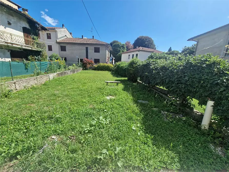 Immagine 27 di Porzione di casa in vendita  in Via Aldo Moro a Travedona-Monate