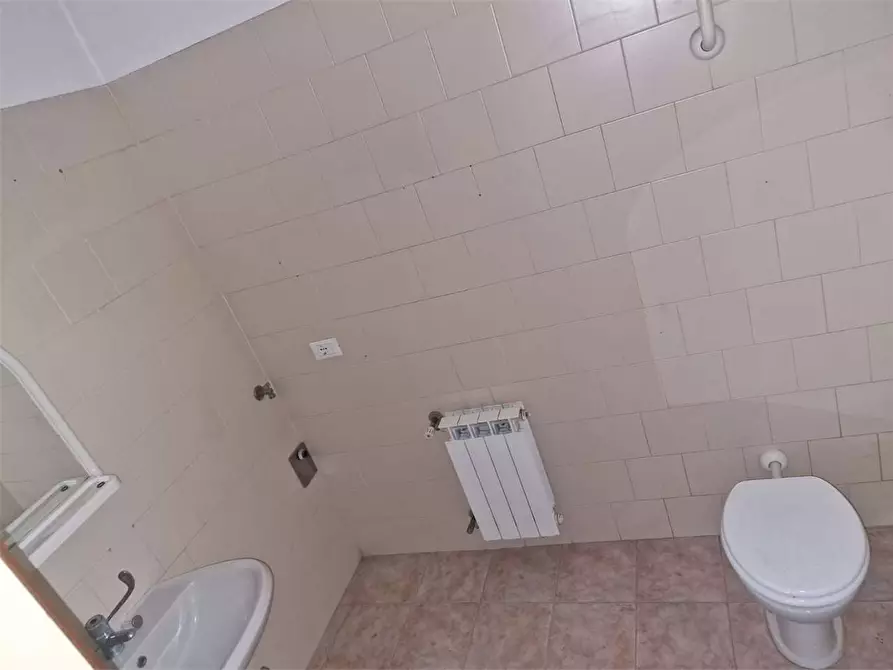 Immagine 9 di Porzione di casa in vendita  in Via Aldo Moro a Travedona-Monate