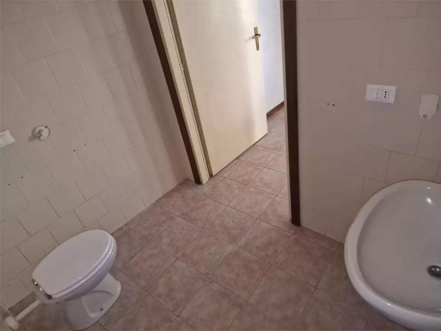 Immagine 10 di Porzione di casa in vendita  in Via Aldo Moro a Travedona-Monate