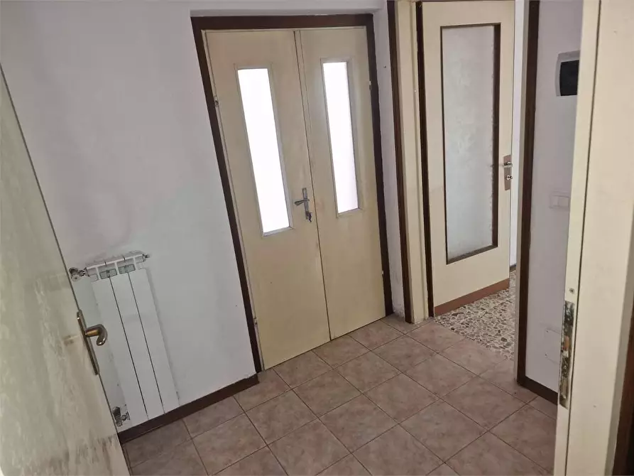 Immagine 14 di Porzione di casa in vendita  in Via Aldo Moro a Travedona-Monate