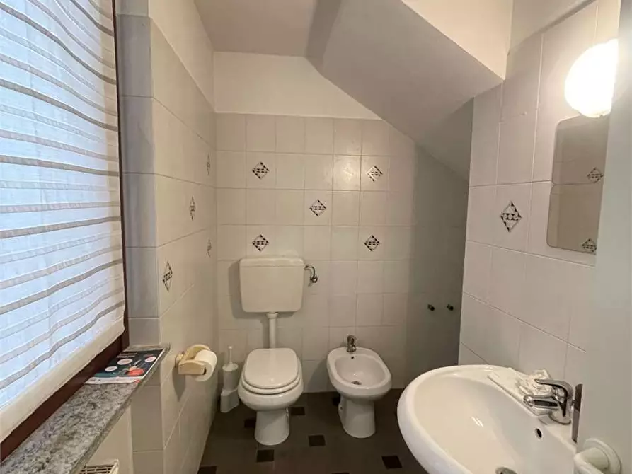 Immagine 8 di Ufficio in affitto  in via Roma  13 a Vergiate