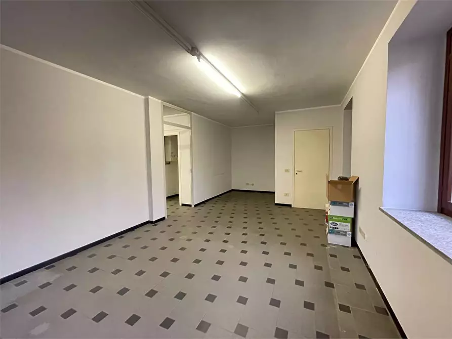 Immagine 5 di Ufficio in affitto  in via Roma  13 a Vergiate