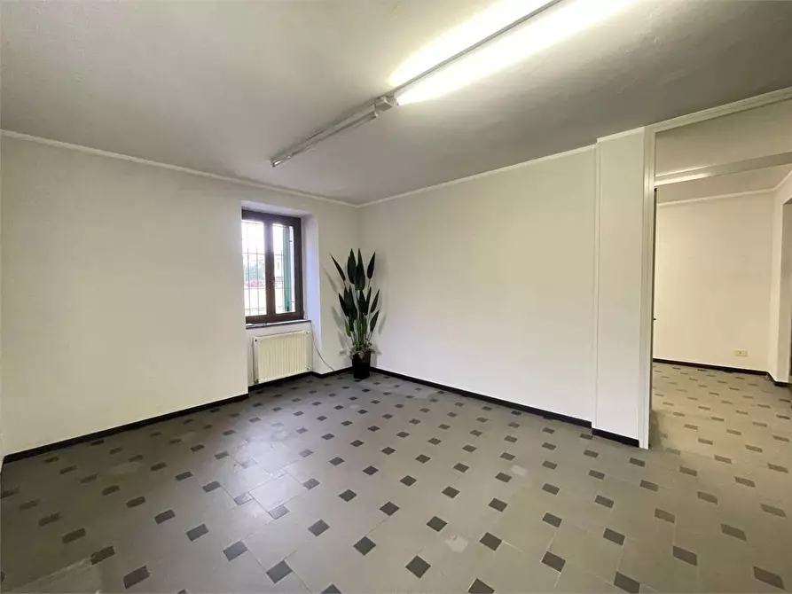 Immagine 2 di Ufficio in affitto  in via Roma  13 a Vergiate