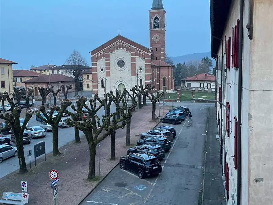 Immagine 16 di Quadrilocale in vendita  in Piazza Borghi a Varano Borghi
