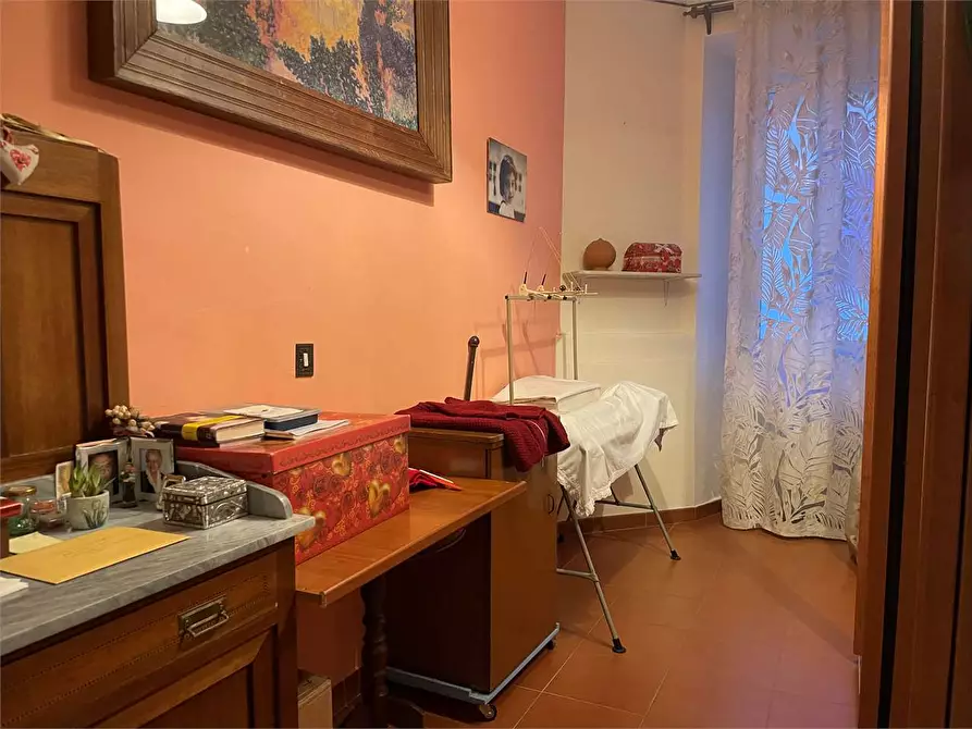 Immagine 9 di Quadrilocale in vendita  in Piazza Borghi a Varano Borghi